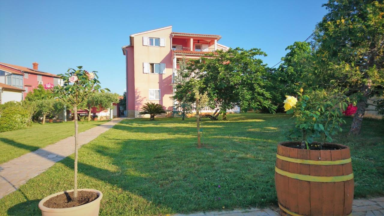Apartments Volme Banjole Exterior photo